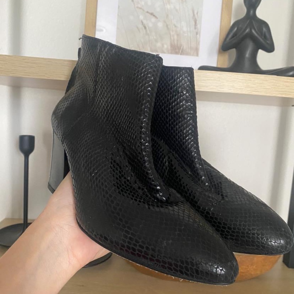 Zara Boots 👢🖤